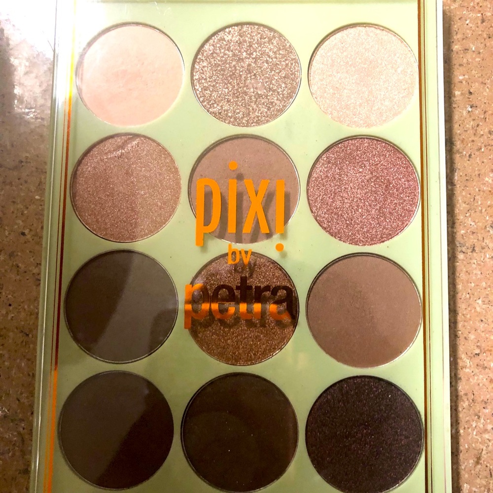 NWT brand new neutral eyeshadow palette by PIXI